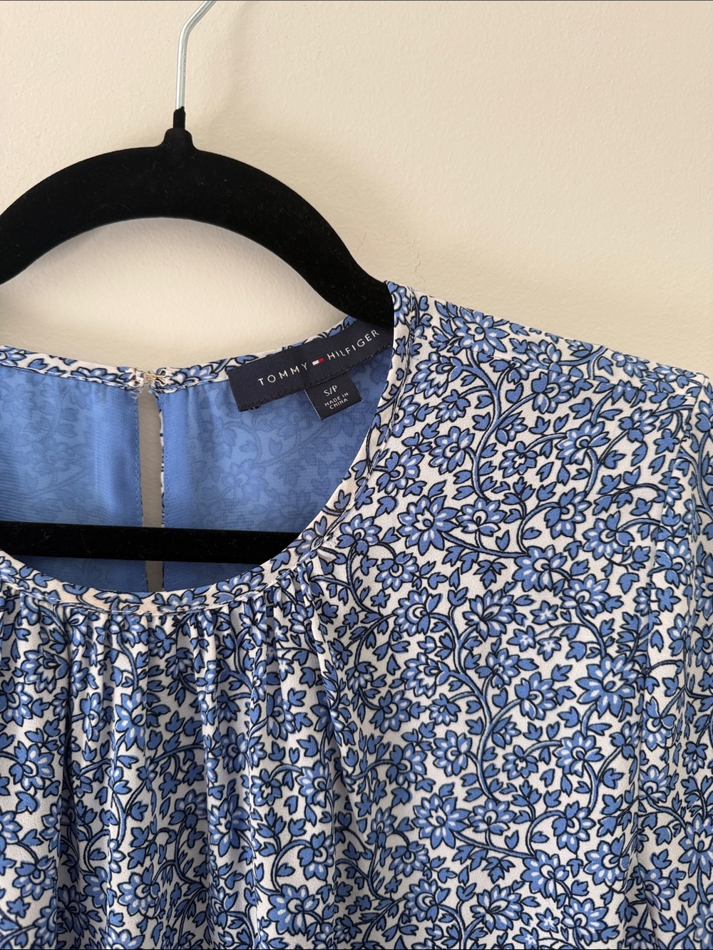 Tommy Hilfiger Floral Top - Picture 2 of 4